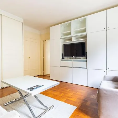 Studio#porte Dauphine#avenue Foch#2pers.