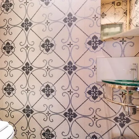 Studio#porte Dauphine#avenue Foch#2pers. * Paris