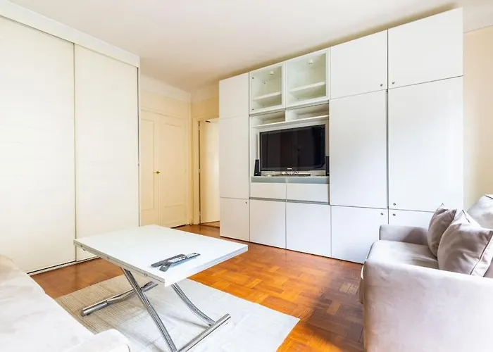 Studio#porte Dauphine#avenue Foch#2pers.