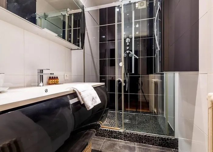 Studio#porte Dauphine#avenue Foch#2pers. *